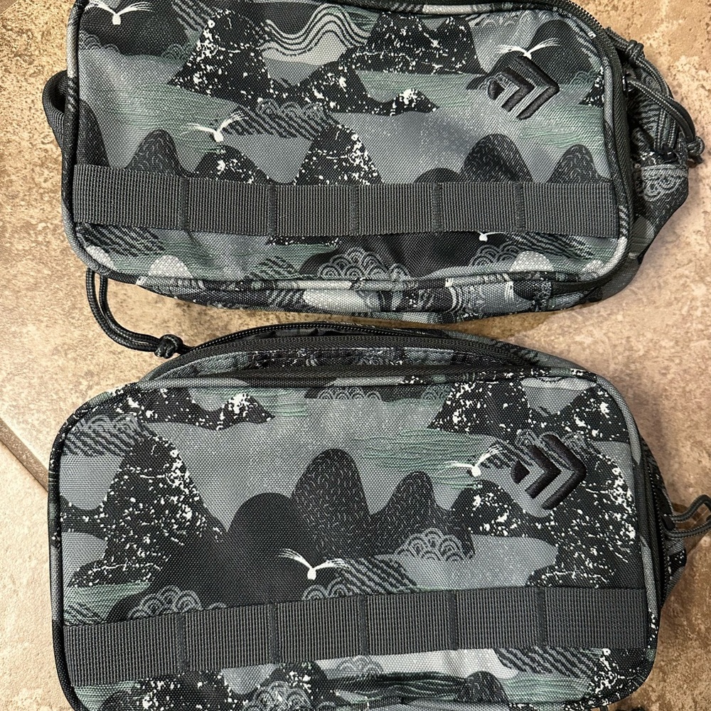 Set of 2 toiletry bags